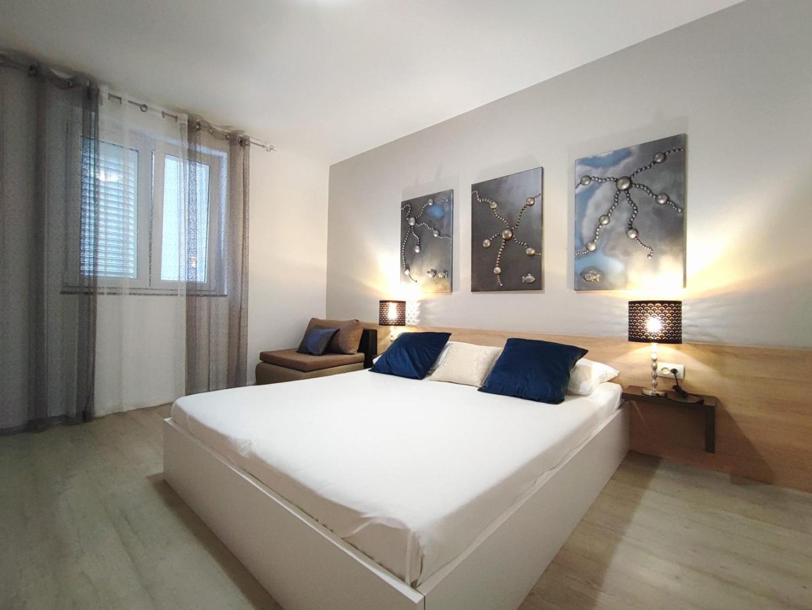 Apartments Gavran 2. Baška Voda Rom bilde