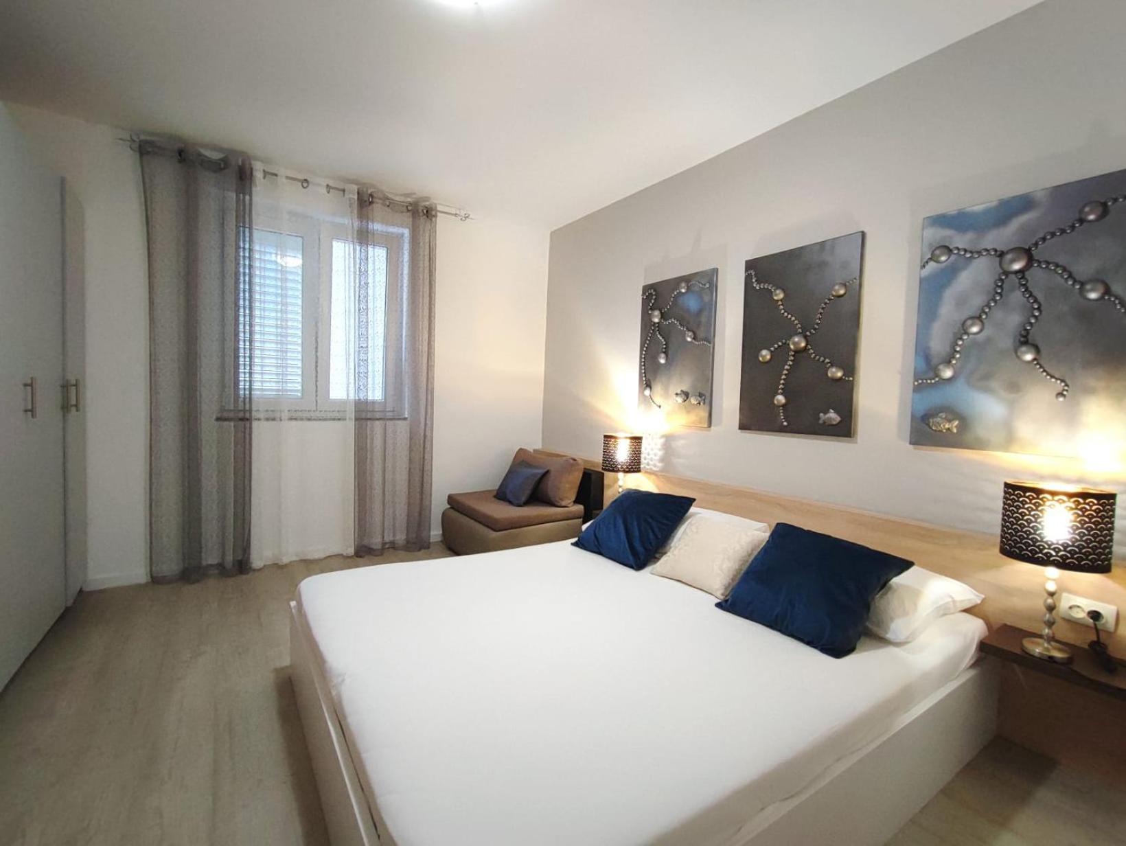 Apartments Gavran 2. Baška Voda Rom bilde