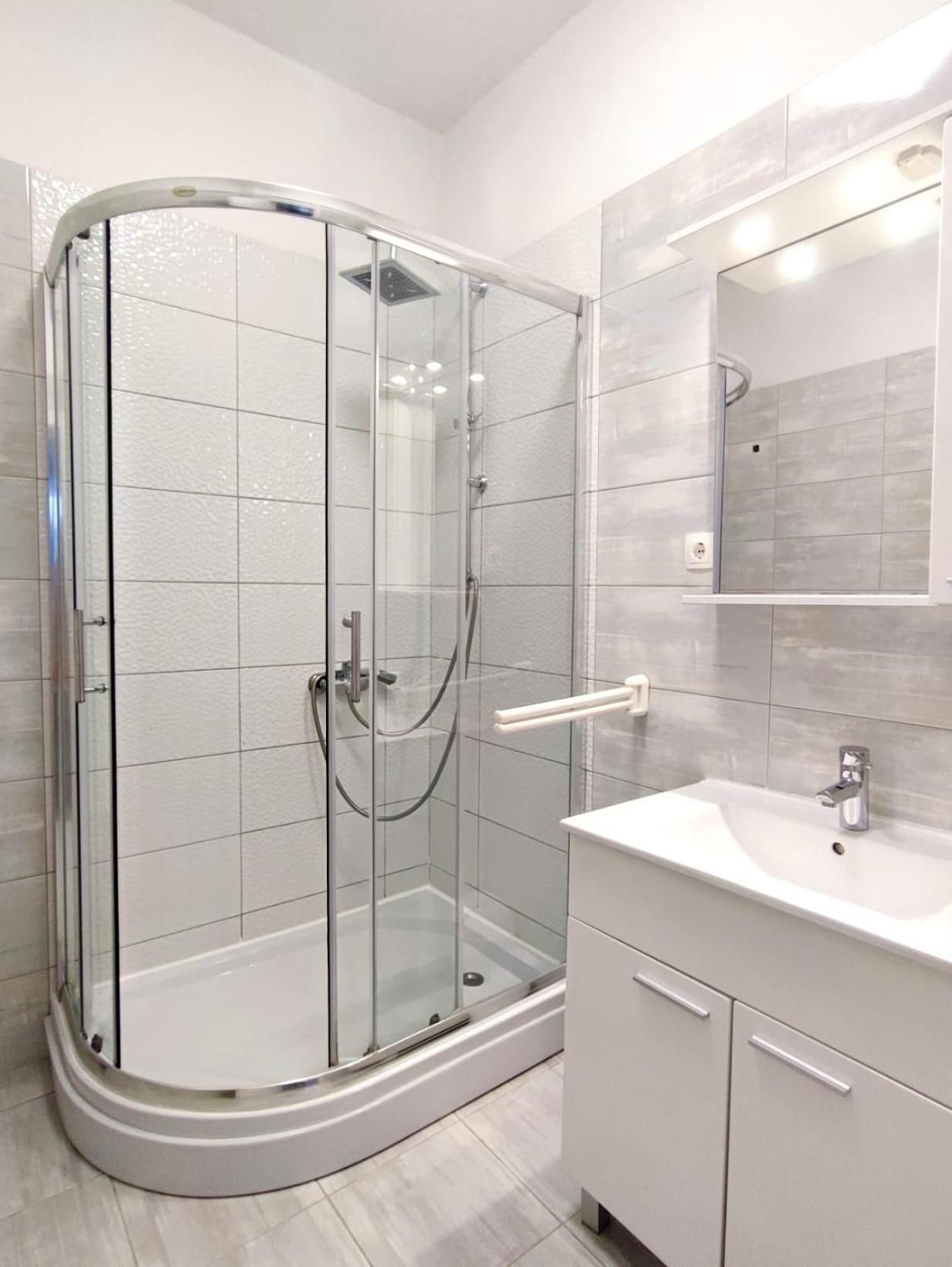 Apartments Gavran 2. Baška Voda Rom bilde